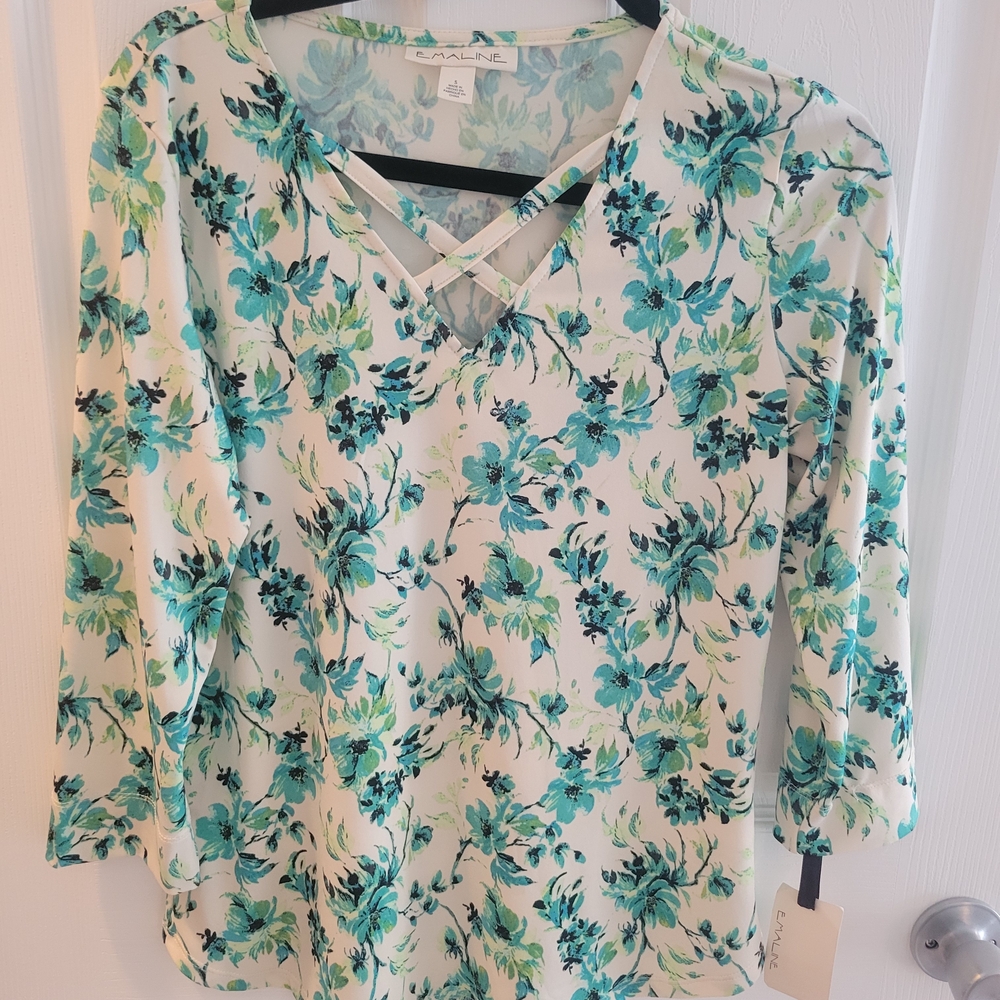 Elegant Floral V-Neck Blouse